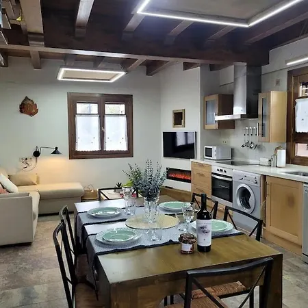 El Pajar De La Plaza Holiday home